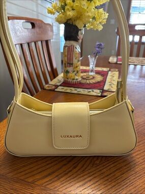 Luxaura purse